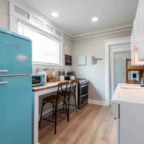 Stylish private studio with plenty of luxury. - Image 3