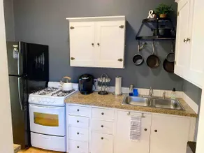 *Stylish 2 Bdrm Apt *Washington State Fair - Image 3