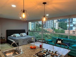 Exclusive apt in Poblado, Central location - Image 2