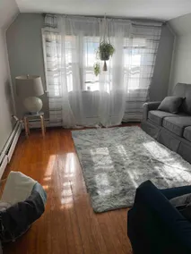 Cozy 2 Bedroom rental on Elm… - Image 2