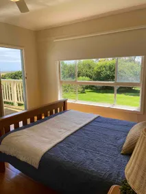 Cottage on orchard acreage with ocean views - Image 3