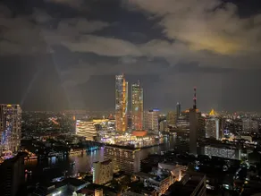 Nice room w/ river view located in city center - Image 2