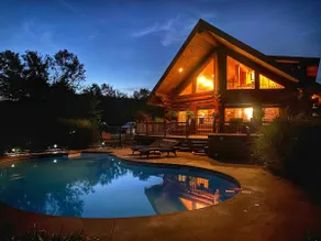 Hardwood Chalet-Pool, Hot tub, fireplace - Image 3
