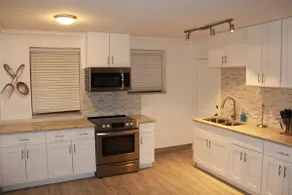 Remodeled 2 bdm in paradise, Steps to Beach/Pool - Image 3