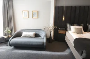 B14 Luxury Penthouse down town for groups - Image 2