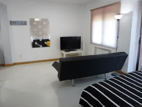 MODERN DOWNTOWN CIUDAD-SUNNY LOFT! - Image 3