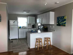 ”Keep it Simple” 2 BR Apt. steps from the Beach. - Image 2