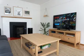 Walk to Bike Park | Cosy Cottage + Fire & Deck - Image 3