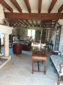 2-bedroom house with large garden - Image 5