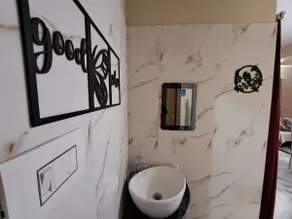 AC Deluxe 2-Bedroom+Kitchen + Living: Near Airport - Image 4