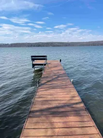 5-bed full rec lake w/ air, lakefront private pier - Image 2