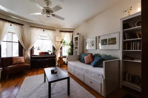 Peaceful, artistic home in the heart of downtown - Image 2