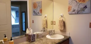 Jan Special! Spacious 2 BR suite in great location - Image 3