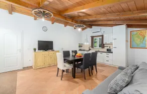 House Matea, 2 Bedroom with Private Pool - Image 2