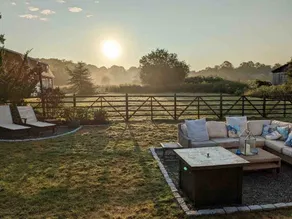 Walk to the Beach - Serene Coastal Country Cottage - Image 4