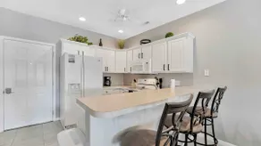 Lakefront Condo + Free Slip | Elevator access - Image 5