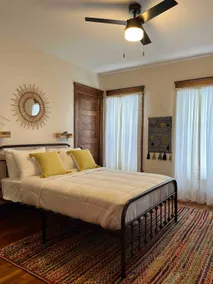 Quaint Pet Friendly 2 Bed Apt Downtown Meadville - Image 2