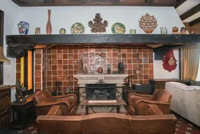 Magnificent villa with leisure and sports areas - Image 2