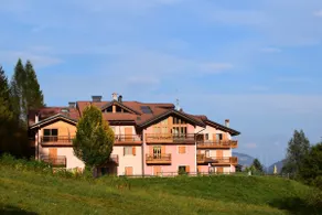 Nature Retreat: Modern Apartment Near Comano Terme - Image 2