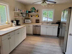 Greentree Getaway, newly updated kitchen and bath! - Image 2