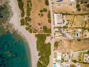 Memi Beach front Villa - Image 3