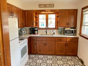 Rye Beach Retreat · Cozy Cottage on Rye Beach with Lake Erie view! - Image 4