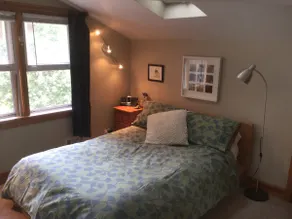 Entire upstairs in Arts and Crafts Oak Park home - Image 4