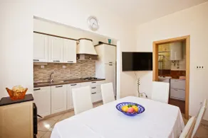Villa Stana - Beachfront Apartments with Sea View & Free Parking - Image 5