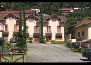House with stunning views near the market - Image 5