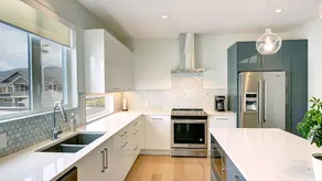 Rooftop Patio, 1 block from Okanagan Lake! - Image 4