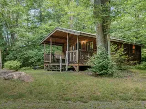 Maple Leaf Charming log cabin in the woods UPGRADED WITH FIBER OPTIC INTERNET - Image 2