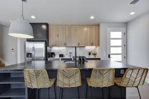 Modern + Lavish Palms Manor | East ATX, Min to DT - Image 4