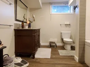 Southside Studio Bsmt Suite w/Add Bdrm / Dog - Image 4
