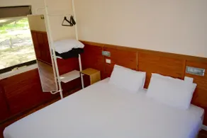 Bimbi Park - Standard Cabin shared bathroom - Image 4