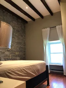 Charming Suite with Views of Lake Ontario - Image 3