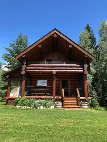 Cozy log cabin, stunning views with hot tub. - Image 4