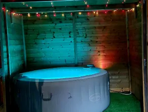 Private suite (+ optional jacuzzi €) - Image 3