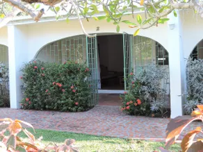 Frangipani Apartments No 2, Sunset Crest - Image 3