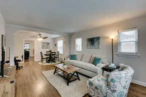 Stylish & Comfy Gem near Downtown~Balcony~Parking - Image 4