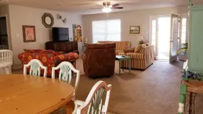 LazyDaze, Pup Fenced, Garage, Perfect Location - Image 4