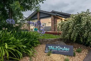 Talisman Stunning Clifftop Ocean Views - Image 3