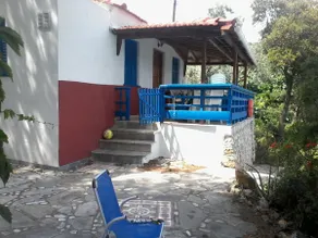 Cozy house with private beach - Image 3