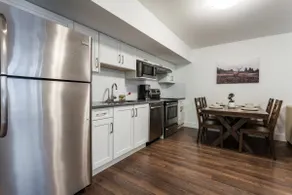 Robson Place Suite - Image 4