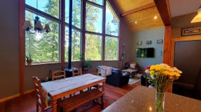 Mountain Retreat, steps from Skiing, Mountain Biking, and Hiking - Image 4