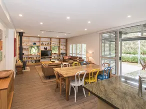 Stylish Beach Front Villa - Image 3