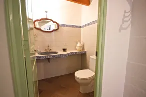 Suite and adjoining room in Casa de Campo, Mahón - Image 5