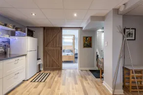 Private, quiet, close to DT and airport - Image 5