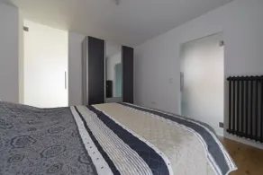 Modern apartment with large terrace - Image 4