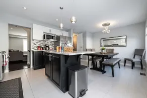 3Bdrm Stittsville/Kanata Townhouse/Dbl Car Garage - Image 4