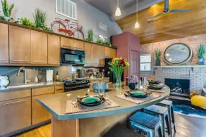 2BR Happy Cactus Retreat • Free Parking - Image 3